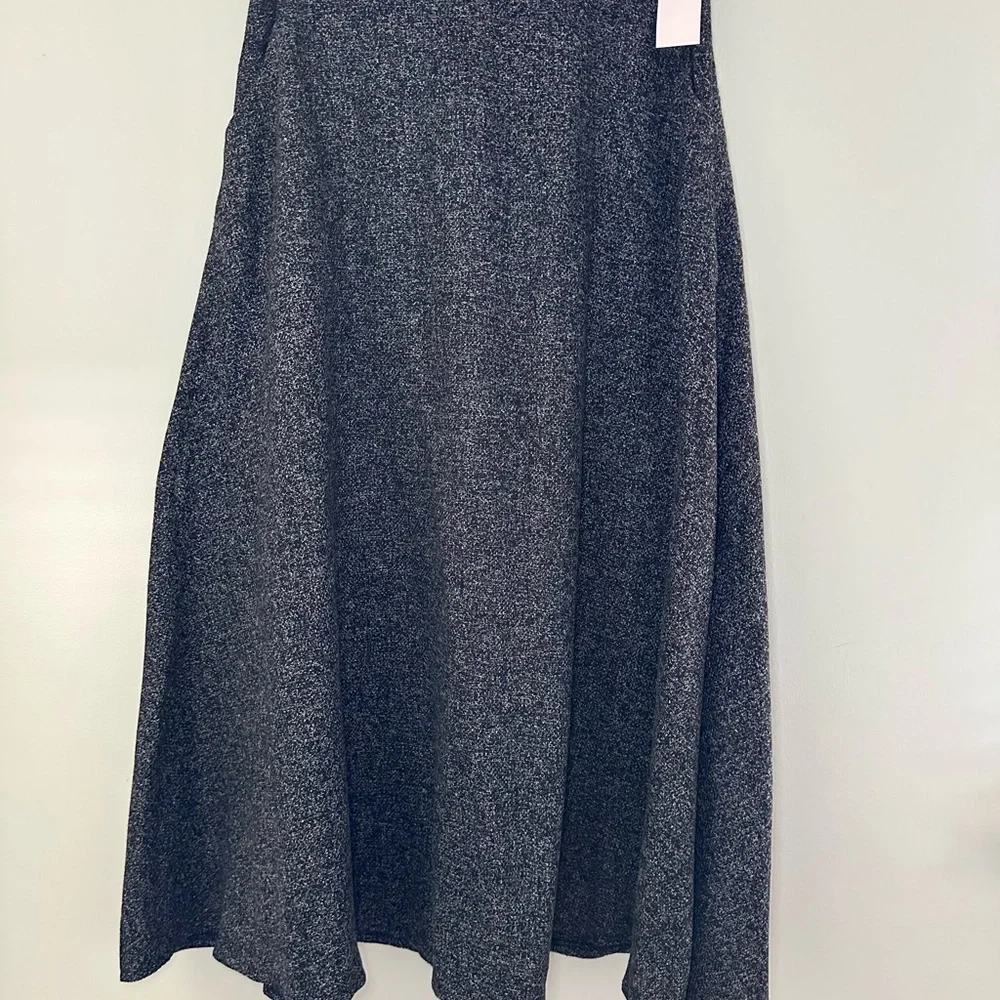 Elegant Gray Women's Skirt - Picture 1 of 7
